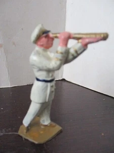 1/32 FIGURINE JF PLOMB CREUX MARIN OFFICIER A LA LORGNETTE GM BF CL DC HR - Imagen 1 de 2
