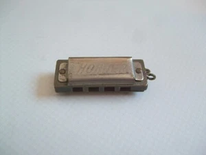 Mała Hohner Miniaturowa harmonijka ustna długość 3,50 cm - Zdjęcie 1 z 4