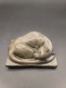 1998 Pewabic Pottery Detroit Grey Sleeping Cat Tile Paperweight Michigan - Picture 1 of 7