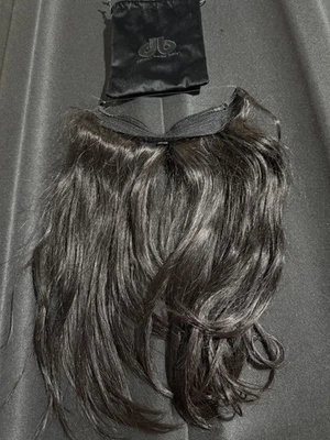 Extensiones de cabello Donna Bella Halo 18” negras (155 g) caja abierta Foto 1 de 3