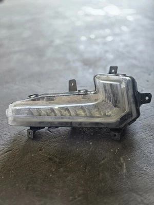 OEM 2016-2018 CHEVROLET MALIBU ПРОТИВОТУМАННЫЕ ФАРЫ ПРАВАЯ ПАССАЖИРСКАЯ СТОРОНА СВЕТОДИОДНАЯ ЛАМПА 22982838 - Изображение 1 из 3