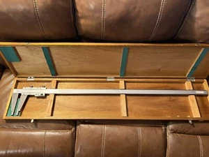 MITUTOYO  JAW FINE ADJUSTMENT VERNIER CALIPER .001 In. 0-40" - Picture 1 of 20