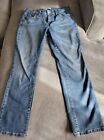 Womens Levis 505 Straight Mid Rise Size 6 inseam 29