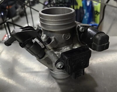 OEM BMW F650GS 2002 CONJUNTO CARCASA ACELERADOR 13547659059 Foto 1 de 4