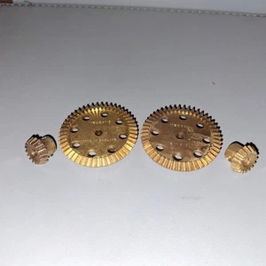 4 X PIEZAS (2 cada una #30C/30A)*BRILLANTE/BRILLANTE* LATÓN MECANO ESTAMPADO (MMIE) ENGRANAJE CÓNICO - Imagen 1 de 1