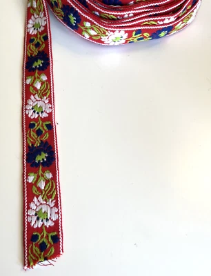 De Colección Rojo con Flores Azules y Blancas - Cinta Jacquard Algodón 1" Ancho -9 Yardas Foto 1 de 3