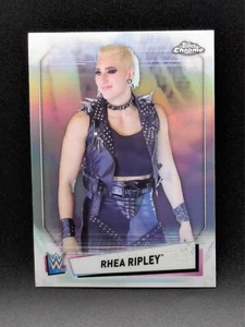 2021 Topps Chrome WWE Rhea Ripley Refractor #90 NM Wrestling - Bild 1 von 2