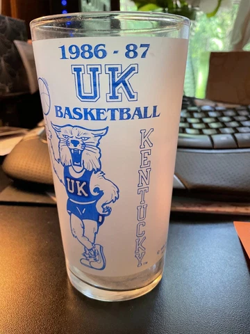 Vintage 1986-87 UK Wildcats Basketball Glass with schedule Cover