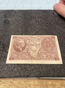 USED Italy  5  Lira  23.11.1944  Series  0313  Circulated Banknote. Has a tear. - Picture 1 of 13