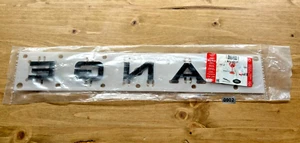 NUEVO Land-Rover 2018-2020 Velar placa de identificación “RANGE” negro LR104327 OEM - Imagen 1 de 3