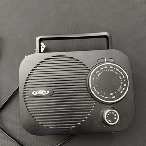 Jensen tragbares AM/FM Radio mit Aux Line in Klinke MR-550 getestet  - Bild 1 von 4