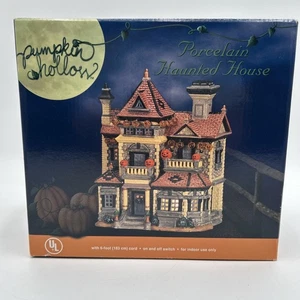 Lemax Spooky Town Collezione Harper Pumpkin House Porcellana Casa Illuminata 2003 - Foto 1 di 12