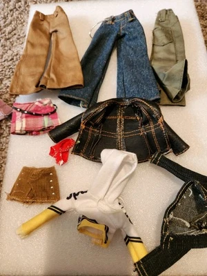 Лот одежды для маленьких кукол Bratz или другие - Изображение 1 из 4