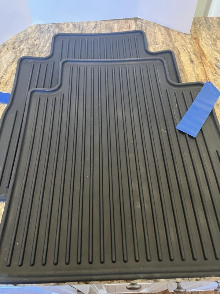 Alfombrilla Weather Tech 2 forros nueva ajuste universal negra Foto 1 de 2