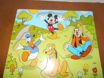 Rompecabezas de perilla gigante de madera de Mickey Mouse y sus amigos de Disney para 18 meses más Foto 1 de 4