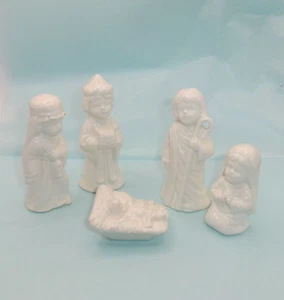 Vintage RR Roman Nativity 5 pc Set White Glazed Ceramic with Original Box Taiwan - Picture 1 of 13