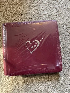 Creative Memories 7x7” Red Album with Silver Heart 12 White Pages - Picture 1 of 2