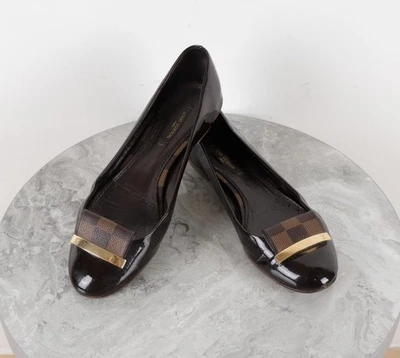 Pisos de ballet Louis Vuitton talla 37,5 marrón charol con logotipo Damier Level Foto 1 de 3
