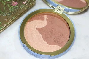Too Faced Natural Lust Satin Bronzer Peacock Bronzer Brand New - Imagen 1 de 1