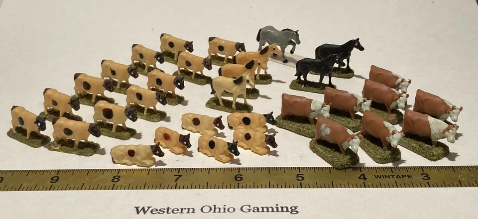 HO Scale Livestock Lot 31 Pieces USED Cows Horses - Image 1 of 1