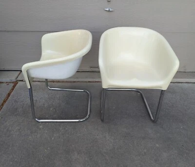 Par De Sillas De Colección Modernas Bauhaus Cromo Voladizo Fibra De Vidrio A Foto 1 de 4