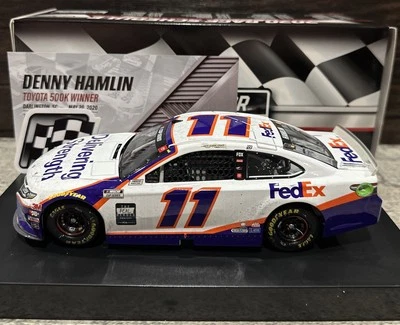 2020 DENNY HAMLIN DARLINGTON ГОНОЧНЫЙ WIN FEDEX ДОСТАВКА СИЛА 1/24 ДЕЙСТВИЕ - Изображение 1 из 4