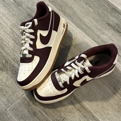 Nike Air Force 1 LV8 Sail/Night Granate para niños grandes (DQ5972 100) TALLA 6,5 Foto 1 de 4