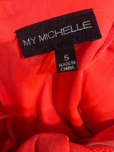 Formal mini dress in Coral size 5 with embellishment under - Picture 1 of 3