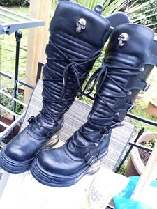 New Rock 8272-S1 Black Boots Metallic Goth Knee High Zip Leather Buckle Boots - Picture 1 of 21