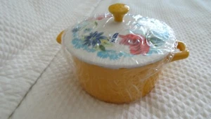 Pioneer Women  Mini Casserole 14.4 Mini Dutch Oven with Lid New Yellow (Box) - Picture 1 of 1