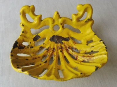 Ancien porte savon en fonte émaillé, forme coquillage - Photo 1/4