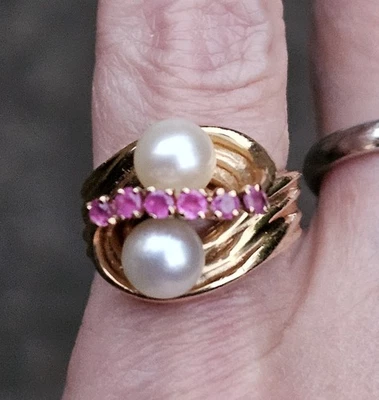 Vintage 14k yellow gold swirl ribbon cultured pearl ruby ring size 5.25 6.9 gr - Image 1 of 4