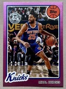 2025-26 Topps - 1980 Basketball Pink Holo Foil Mikal Bridges #80BK-38 - Picture 1 of 2