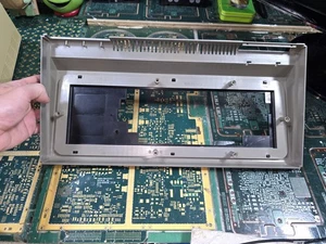 Radio Shack TRS-80 26-1001 esattamente INDOSSATO-intetto-buono coperchio superiore palo a vite SOLO-LEGGI - Foto 1 di 17