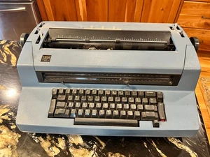 IBM Correcting Selectric II Typewriter - NEEDS REPAIR - Picture 1 of 7