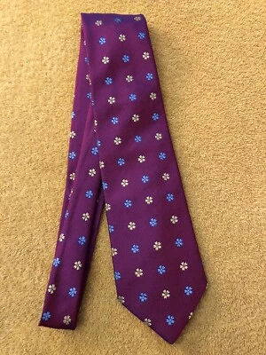 Charles Tyrwhitt Bright Pink Woven Silk Tie w/ Florettes 3 5/8"W x 58"L EUC - Image 1 of 4