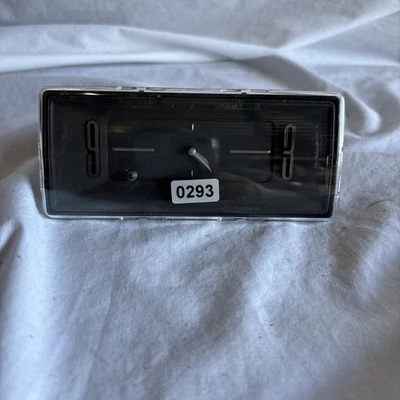 2007-2014 Cadillac Escalade Platinum OEM Analog Clock 25949881 - Image 1 of 4