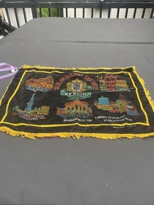 Funda de almohada de terciopelo vintage con flecos Berlin Cruß Die Welt - Imagen 1 de 11