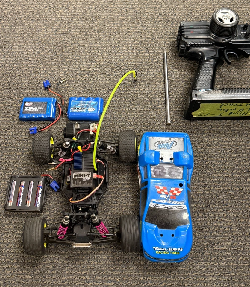 Original Losi Mini-T MiniT Mini T 1/18th Scale Truck RTR Ready To Run Blue - Image 1 of 4