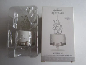 Hallmark Keepsake We Still Do 2017 adorno nuevo en paquete - Imagen 1 de 2