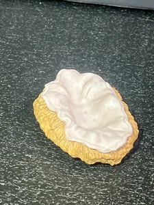 Nativity Manger Kirkland Signature Nativity Porcelain Replacement Figure 75177 - Picture 1 of 4