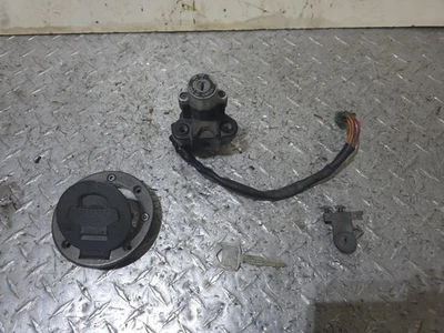 Suzuki GSXR 600 750 1996-1999 JUEGO DE BLOQUEO COMPLETO OEM ENCENDIDO, TAPA DE GAS, BLOQUEO DE MALETERO Foto 1 de 4