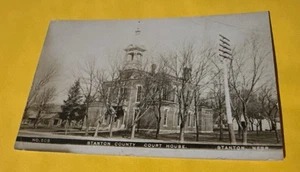 1910s RP POSTCARD STANTON NE NEBRASKA COUNTY COURTHOUSE - Picture 1 of 2