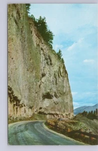 Postal vintage Cliff Near Tower Falls, parque nacional de Yellowstone, Wyoming - Imagen 1 de 2