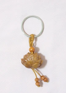 LOTUS FLOWER KEYCHAIN - Carved Peach Wood-Buddha Enlightenment Pendant Fast Ship - Picture 1 of 5