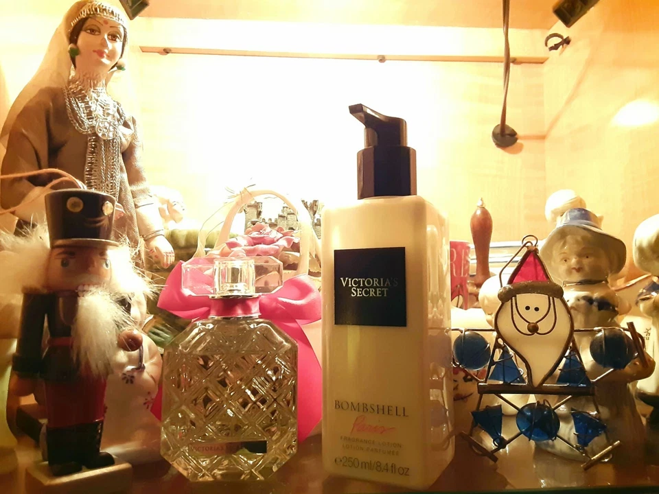 Raro Perfume Victoria Secret Paris 1.7 Fl OZ con Bombshell Paris Loción Foto 1 de 1