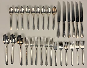 Lot of 31 Piece Oneida Community Made Tudor Plate Flatware Silver Plated Antique - Picture 1 of 7