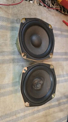 Par de woofer de 4 ohmios JBL 320-0005-001 4,25" pulgadas Foto 1 de 4