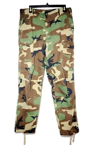 Vtg Camouflage Pants Sz Medium Adjust Waist Button Up Hunting Combat Military - Picture 1 of 13
