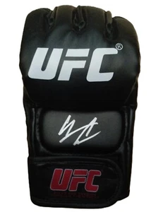 Guante Donald "Cowboy" Cerrone UFC firmado con certificado de autenticidad - Imagen 1 de 4
